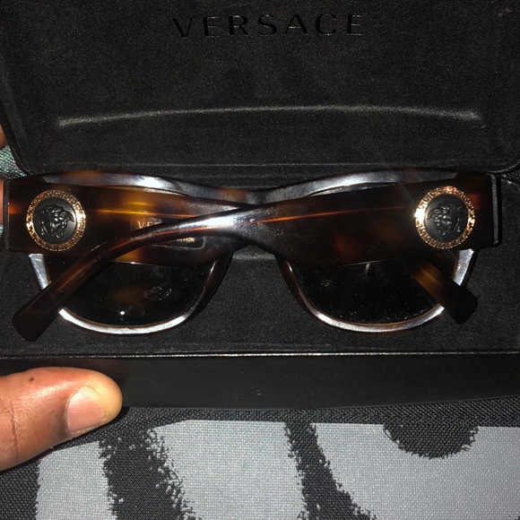 Designer💯 Real - Picture 3 of 7